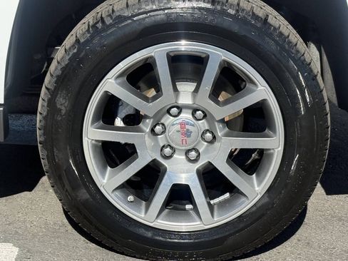 Used 2018 GMC Yukon Denali RWD image 19