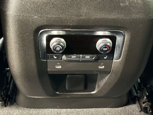 Used 2022 GMC Yukon XL Denali image 37