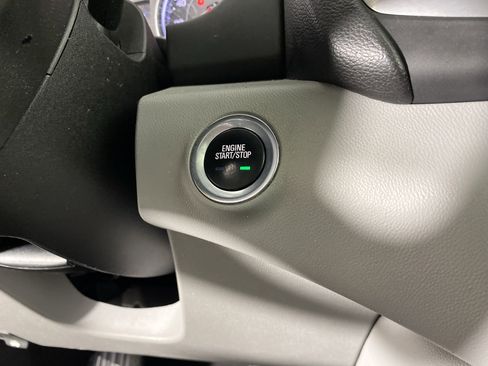 Used 2018 GMC Terrain SLT w/ Preferred Package image 34