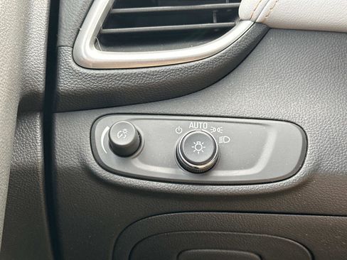 Certified 2022 Chevrolet Trax LS w/ Tint and Cruise Package image 27