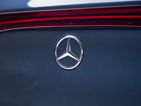 Used 2023 Mercedes-Benz EQS 450+ 4MATIC SUV w/ AMG Line Exterior Package image 30