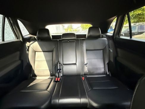 Used 2023 Volkswagen Atlas Cross Sport SE AWD/4WD image 16