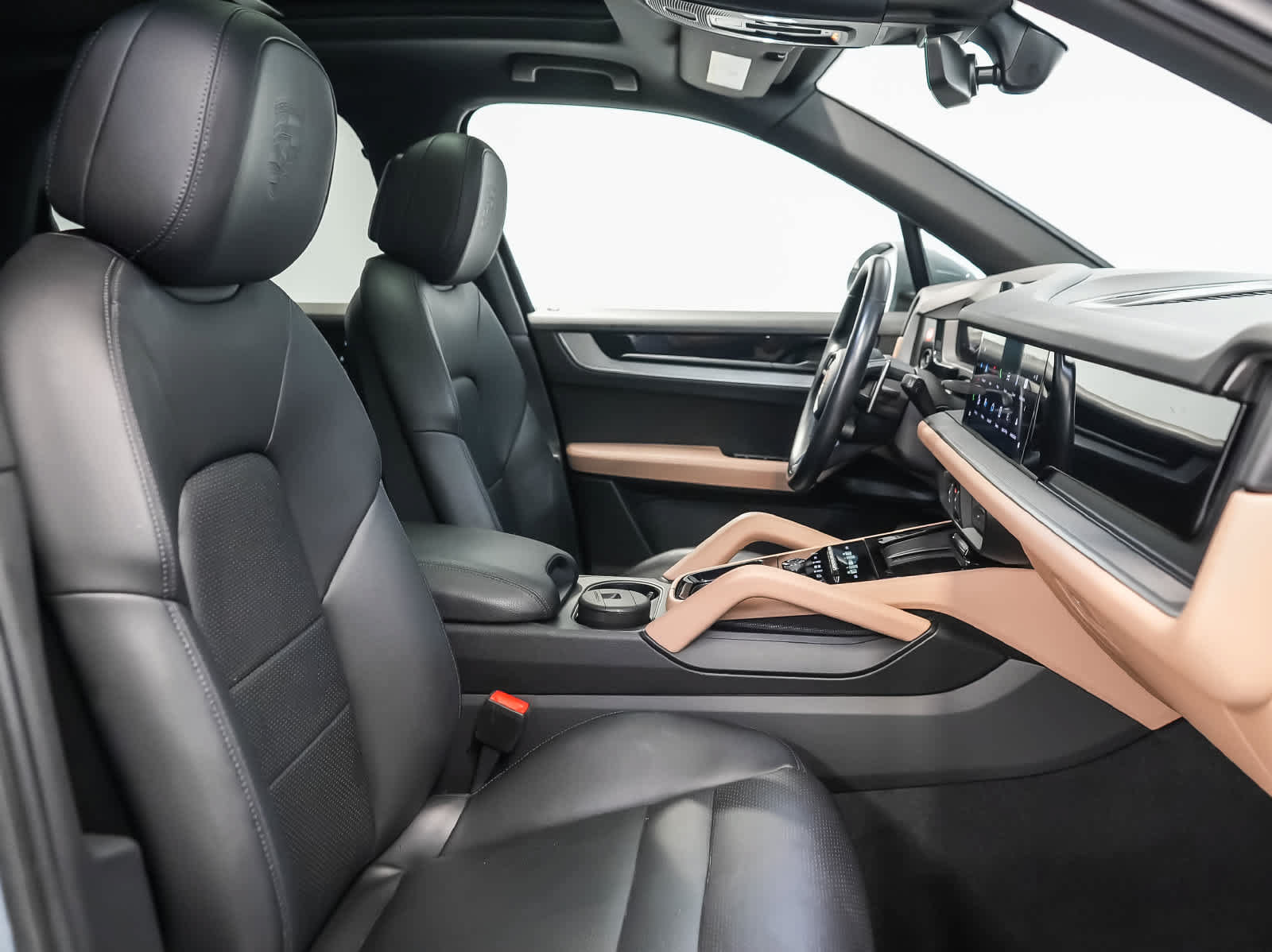 Certified 2024 Porsche Cayenne AWD/4WD image 18