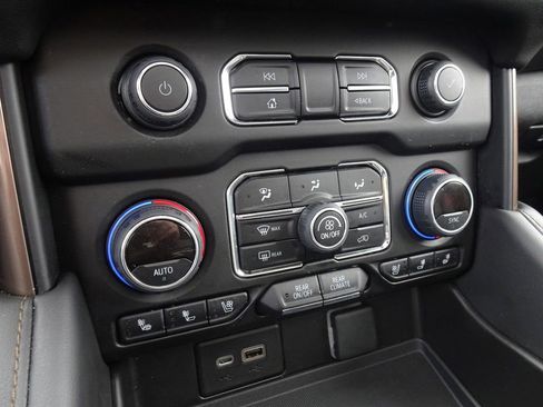 Used 2022 Chevrolet Tahoe High Country image 22