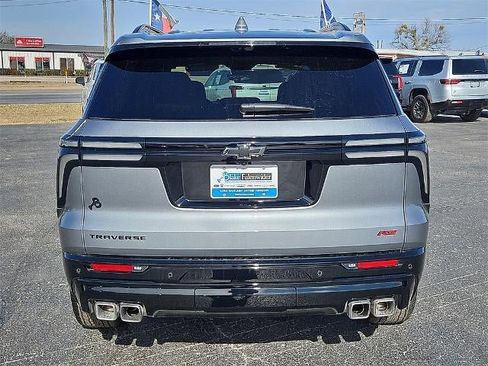 Used 2026 Chevrolet Traverse RS image 5