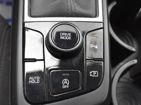 Used 2025 Kia Sportage LX FWD image 33