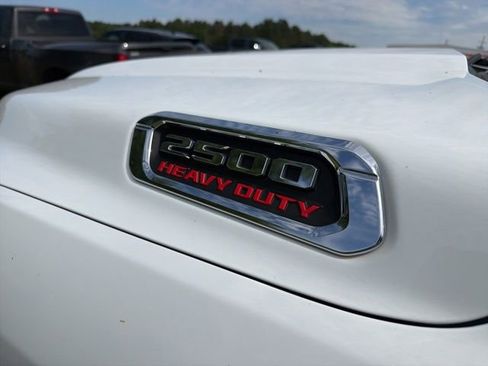 Used 2024 RAM 2500 Tradesman w/ Chrome Appearance Group AWD/4WD image 8