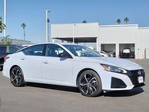 Used 2023 Nissan Altima 2.5 SR image 31