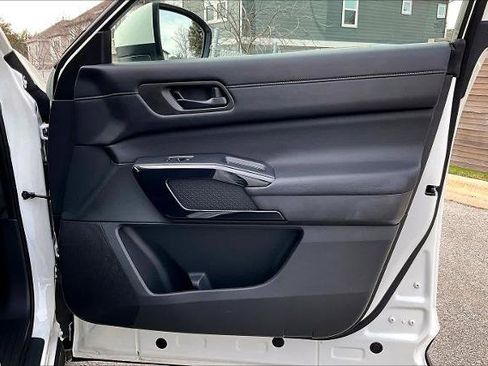 Certified 2024 Nissan Pathfinder SV image 21