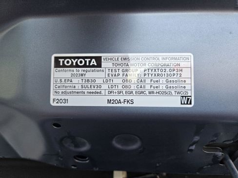 Certified 2023 Toyota Corolla Cross XLE image 25