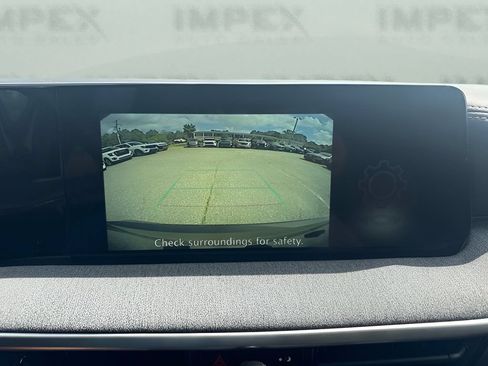 Used 2025 Nissan Kicks SV AWD/4WD image 12