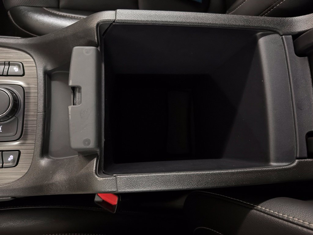 Used 2023 GMC Acadia SLT FWD image 31