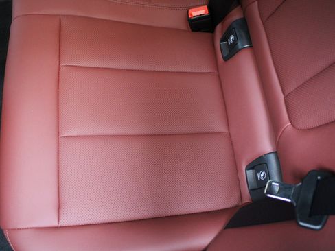 Used 2024 BMW X4 M40i w/ Premium Package image 18