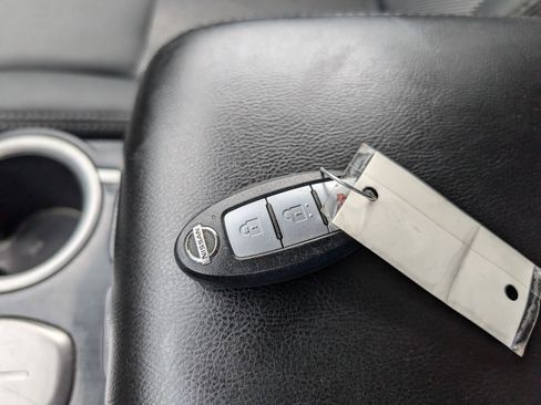 Used 2020 Nissan Pathfinder S FWD image 24