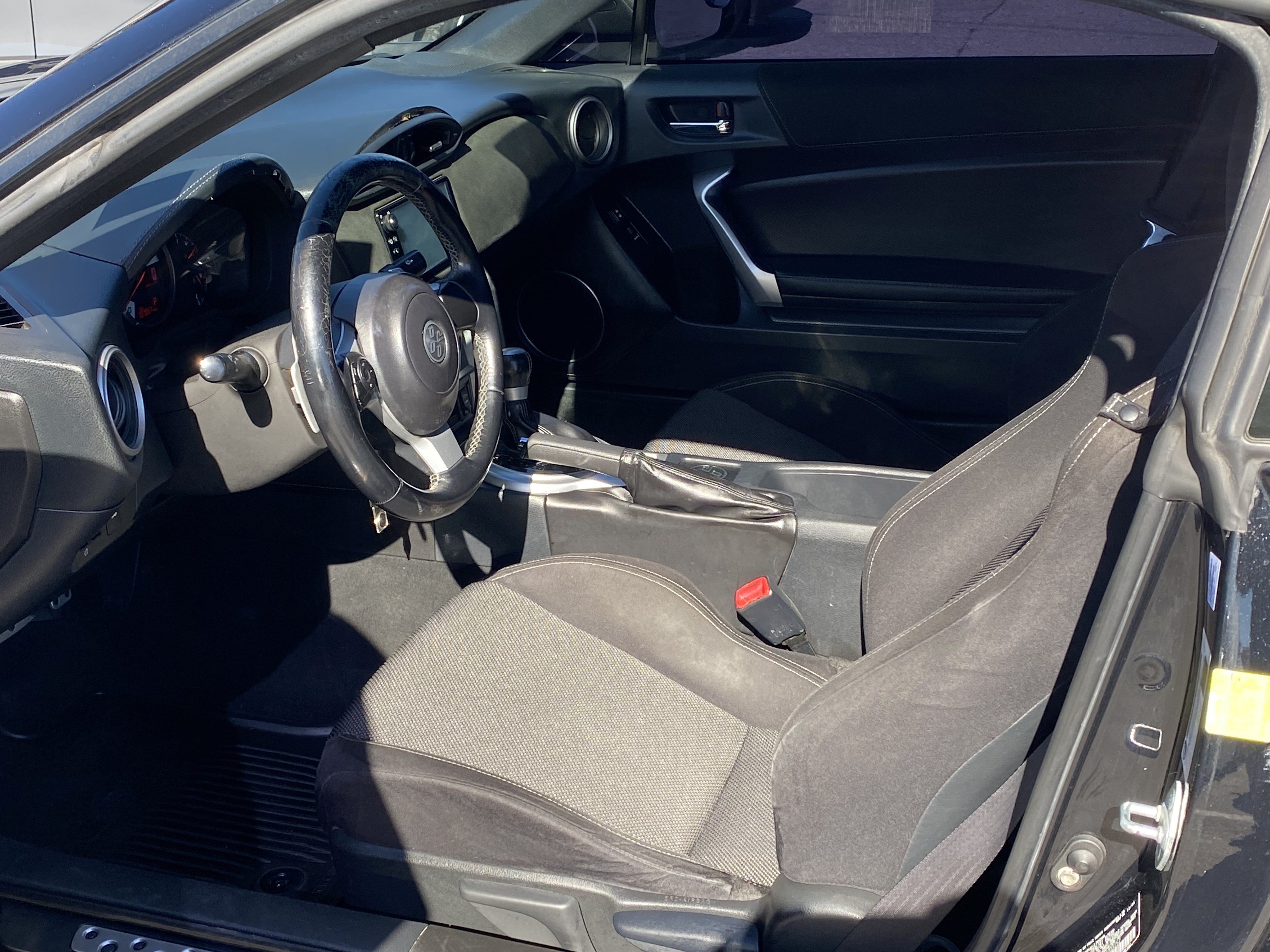 Used 2017 Toyota 86 RWD image 16