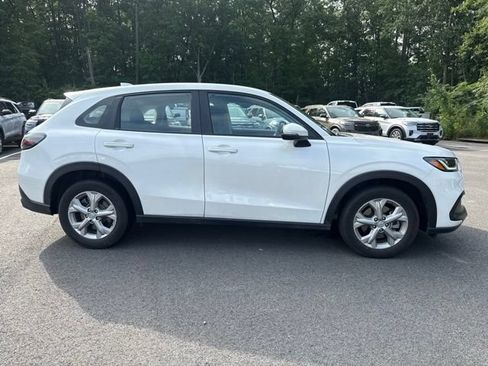 Used 2025 Honda HR-V LX image 6