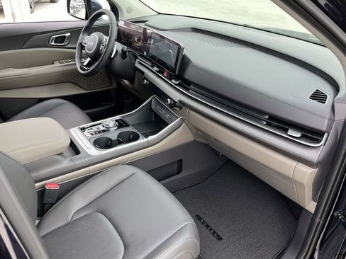 New 2026 Kia Carnival EX FWD image 28