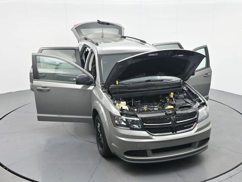 Used 2020 Dodge Journey SE w/ SE Popular Equipment Group image 32