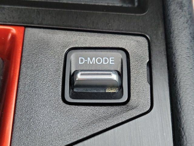 Used 2025 Nissan Kicks SR FWD image 28