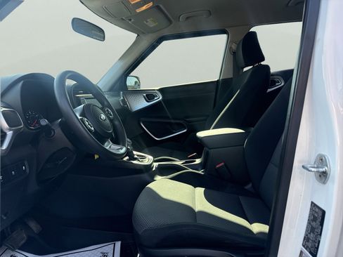 Used 2020 Kia Soul LX FWD image 17