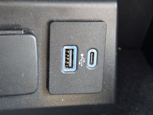 Used 2021 Ford Explorer Platinum w/ Equipment Group 601A image 8