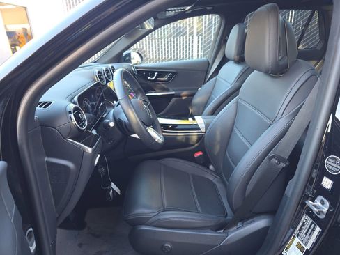 Used 2025 Mercedes-Benz GLC 300 4MATIC image 10