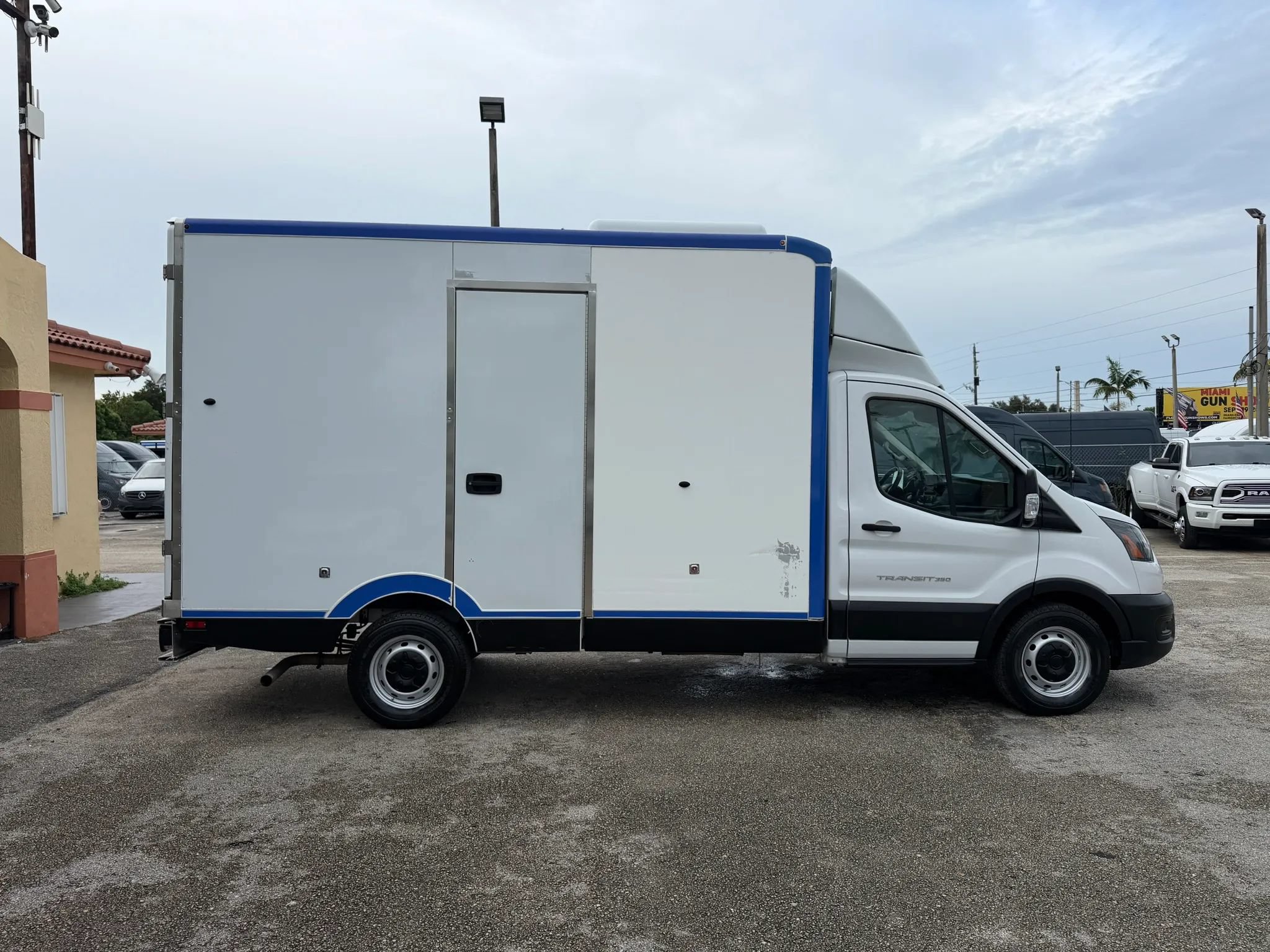 Used 2022 Ford Transit 350 w/ Upfitter Package RWD image 6