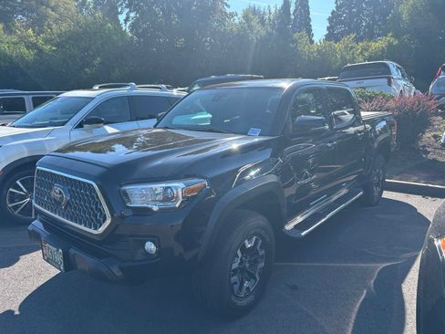 Used 2019 Toyota Tacoma TRD Off-Road AWD/4WD image 1