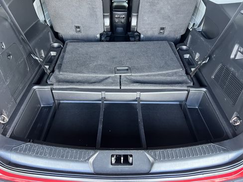 Used 2022 Ford Explorer XLT w/ Equipment Group 202A image 48