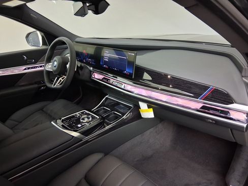New 2026 BMW 750e xDrive w/ Premium Package AWD/4WD image 29