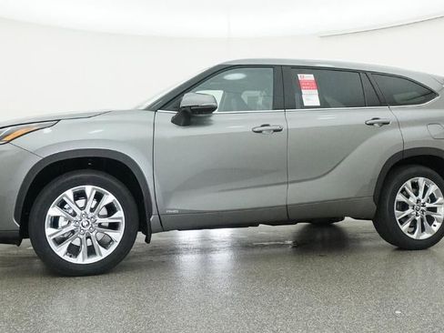 New 2026 Toyota Highlander Limited AWD/4WD image 18