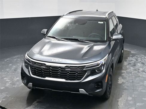 New 2026 Kia Seltos EX image 17