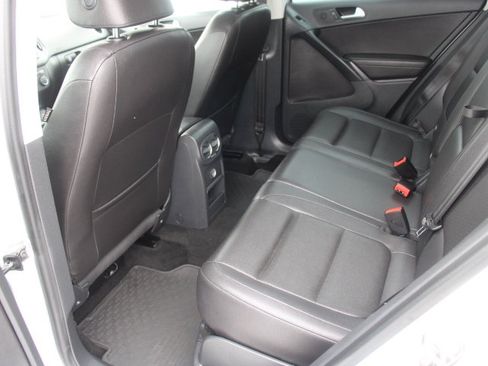 Used 2016 Volkswagen Tiguan S FWD image 14