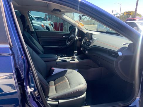 Used 2021 Nissan Altima 2.5 SR w/ SR Premium Package FWD image 8