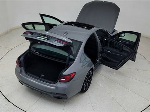Used 2021 BMW 530e image 89