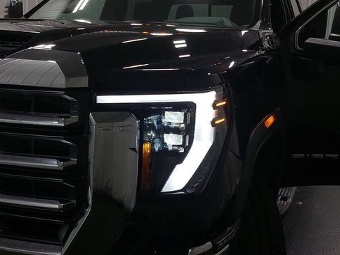 New 2025 GMC Sierra 2500 SLT w/ SLT Premium Package image 33