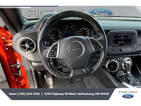 Used 2023 Chevrolet Camaro LT RWD image 5