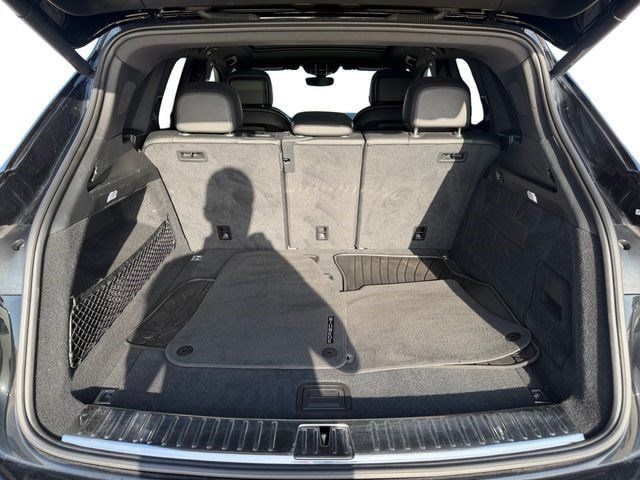 Used 2021 Porsche Cayenne w/ Premium Package AWD/4WD image 18