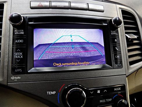 Used 2014 Toyota Venza LE image 17