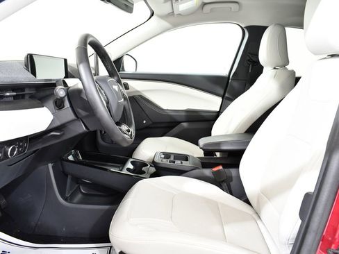 Used 2025 Ford Mustang Mach-E Premium image 6