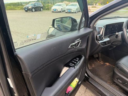 Used 2023 Kia Sportage SX FWD image 16