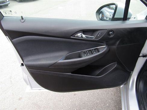 Used 2019 Chevrolet Cruze LS image 14