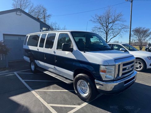 Used 2012 Ford E-350 and Econoline 350 XLT image 2