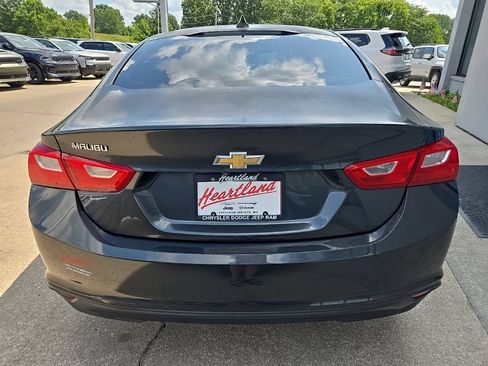 Used 2017 Chevrolet Malibu LS w/ LPO, Convenience Package 1 FWD image 9