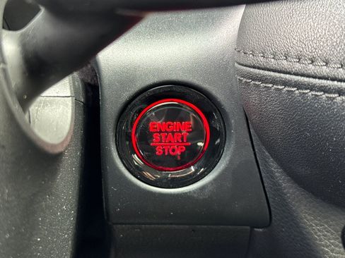 Used 2025 Honda HR-V LX image 17