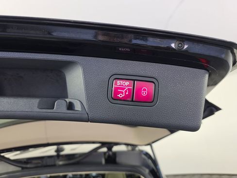 Used 2014 Mercedes-Benz GLK 350 4MATIC image 32