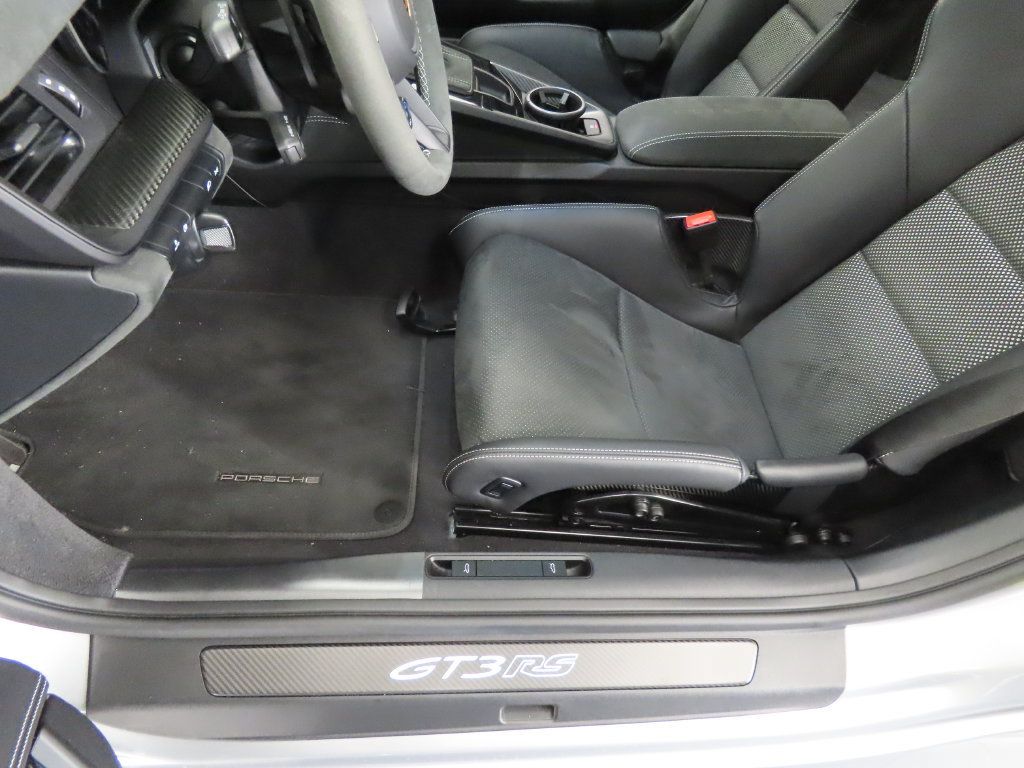 Certified 2025 Porsche 911 GT3 RS RWD image 42