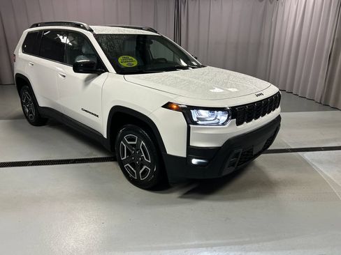 New 2026 Jeep Cherokee Laredo AWD/4WD image 1