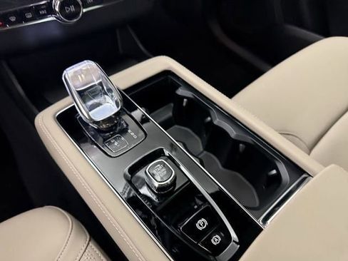 New 2025 Volvo XC90 T8 Core w/ Protection Package Premier image 22