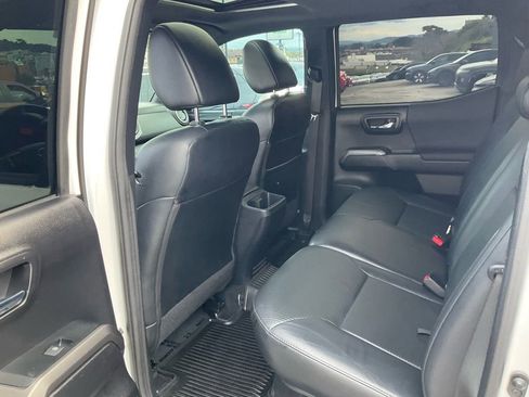 Used 2019 Toyota Tacoma TRD Sport image 26